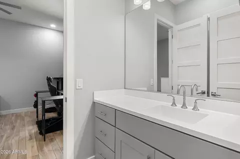 Bath - 2052 E Crescent Way, Gilbert, AZ 85298 photo 9 of 10