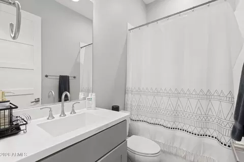 Bath - 2052 E Crescent Way, Gilbert, AZ 85298 photo 7 of 10