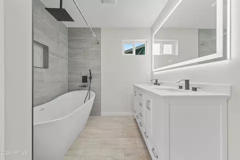 8202 E Whitton Ave, Scottsdale, AZ 85251