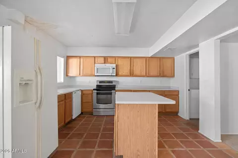 2816 E Vista Dr, Phoenix, AZ 85032 photo 2