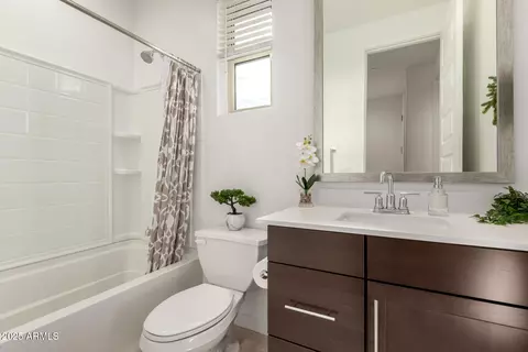 Bath - 9525 E Tesla Ave, Mesa, AZ 85212 photo 3 of 4