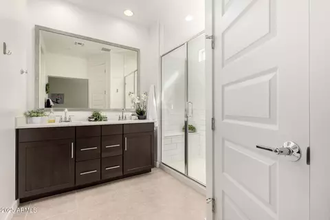 Bath - 9525 E Tesla Ave, Mesa, AZ 85212 photo 1 of 4