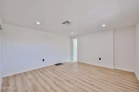 437 E Annette Dr, Phoenix, AZ 85022 photo 7