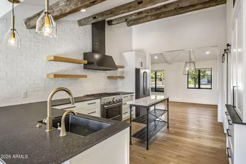Kitchen - 3727 E Clarendon Ave, Phoenix, AZ 85018 photo 1 of 3