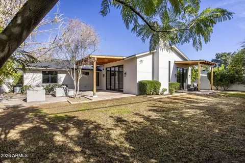 Exterior - 3727 E Clarendon Ave, Phoenix, AZ 85018 photo 3 of 5