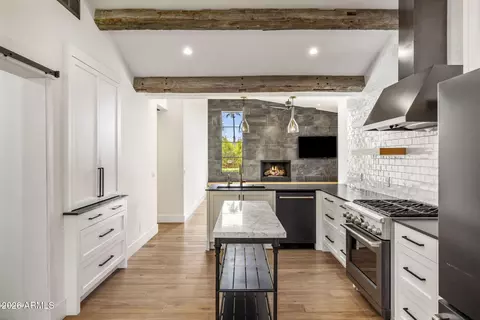 Kitchen - 3727 E Clarendon Ave, Phoenix, AZ 85018 photo 2 of 3