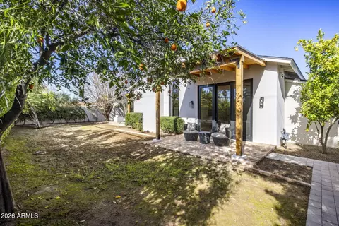 Exterior - 3727 E Clarendon Ave, Phoenix, AZ 85018 photo 4 of 5