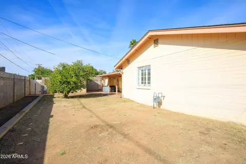 Exterior - 3827 E Vernon Ave, Phoenix, AZ 85008 photo 5 of 6