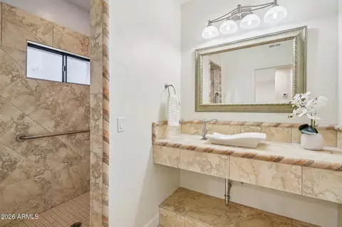 Bath - 4317 E Glenrosa Ave, Phoenix, AZ 85018 photo 3 of 3