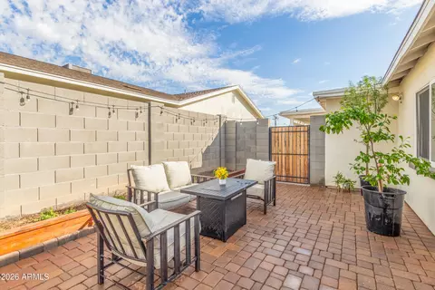 Exterior - 728 E State Ave, Phoenix, AZ 85020 photo 2 of 6