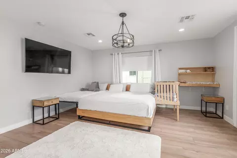 Bedroom - 728 E State Ave, Phoenix, AZ 85020 photo 4 of 4
