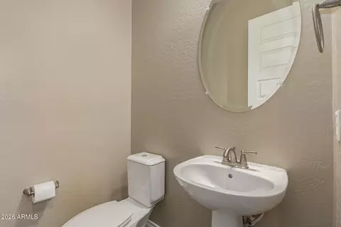 Bath - 3022 E Wildhorse Dr, Gilbert, AZ 85297 photo 1 of 10