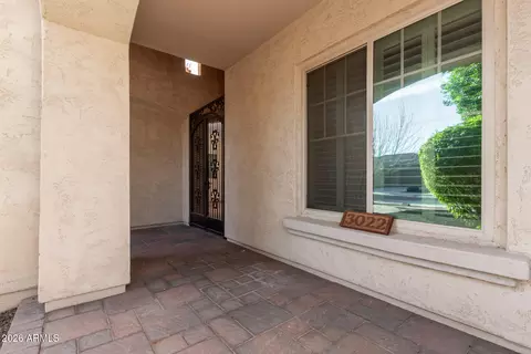 Exterior - 3022 E Wildhorse Dr, Gilbert, AZ 85297 photo 3 of 16