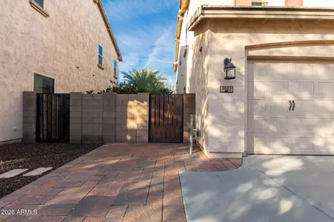 Exterior - 3022 E Wildhorse Dr, Gilbert, AZ 85297 photo 2 of 16