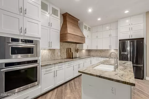 Kitchen - 3022 E Wildhorse Dr, Gilbert, AZ 85297 photo 7 of 8
