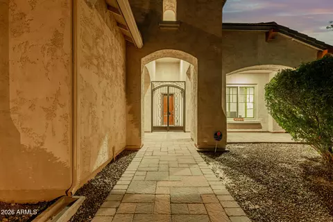 Entry Way - 3022 E Wildhorse Dr, Gilbert, AZ 85297 photo 2 of 7