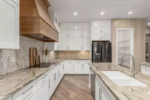 Kitchen - 3022 E Wildhorse Dr, Gilbert, AZ 85297 photo 8 of 8