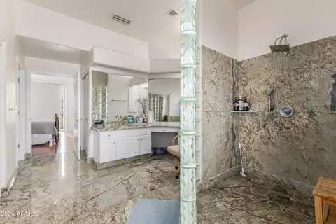 Bath - 2723 E Acoma Dr, Phoenix, AZ 85032 photo 3 of 4