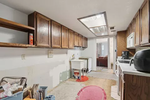 Kitchen - 2435 Evergreen St, Mesa, AZ 85213 photo 1 of 2
