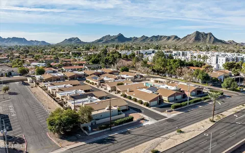 View/Area - 2717 E Shaw Butte Dr, Phoenix, AZ 85028 photo 2 of 5