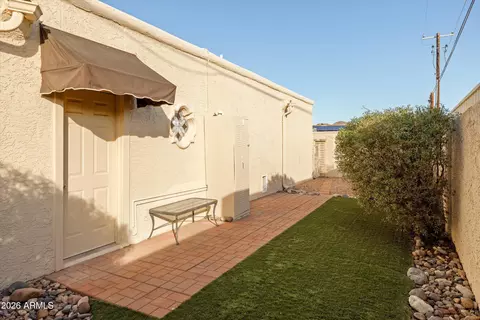 Exterior - 2717 E Shaw Butte Dr, Phoenix, AZ 85028 photo 3 of 6