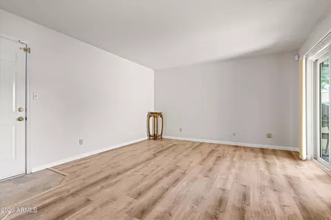 Living - 2717 E Shaw Butte Dr, Phoenix, AZ 85028 photo 4 of 5