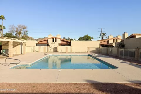 Exterior - 2717 E Shaw Butte Dr, Phoenix, AZ 85028 photo 5 of 6
