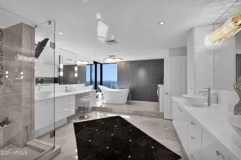 Bath - 1040 E Osborn Rd #1901, Phoenix, AZ 85014 photo 1 of 6