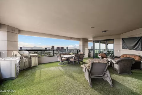 Exterior - 1040 E Osborn Rd #1901, Phoenix, AZ 85014 photo 1 of 4