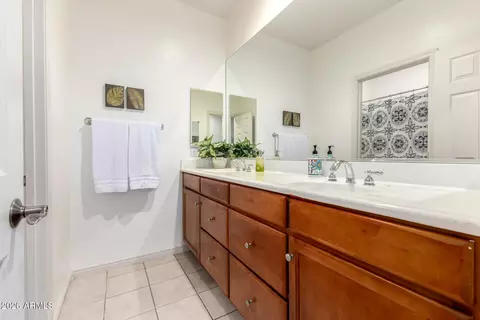 Bath - 4614 E Reins Rd, Gilbert, AZ 85297 photo 5 of 5