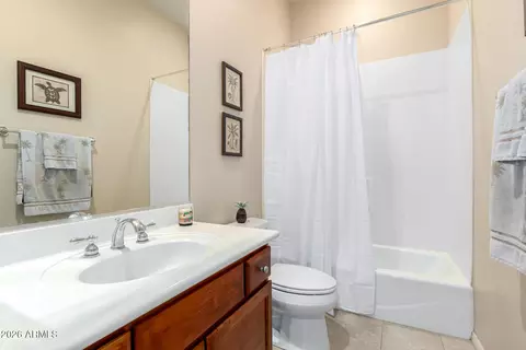 Bath - 4614 E Reins Rd, Gilbert, AZ 85297 photo 4 of 5