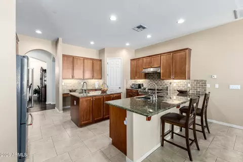 Kitchen - 4614 E Reins Rd, Gilbert, AZ 85297 photo 2 of 5