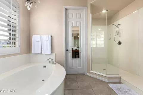 Bath - 4614 E Reins Rd, Gilbert, AZ 85297 photo 3 of 5