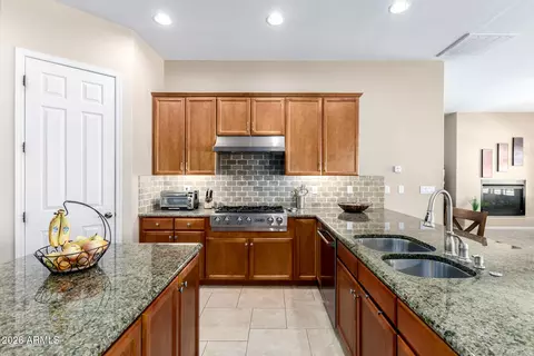 Kitchen - 4614 E Reins Rd, Gilbert, AZ 85297 photo 3 of 5
