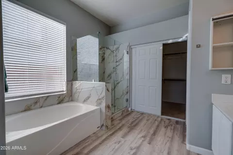 Bath - 10513 E Florian Ave, Mesa, AZ 85208 photo 2 of 10