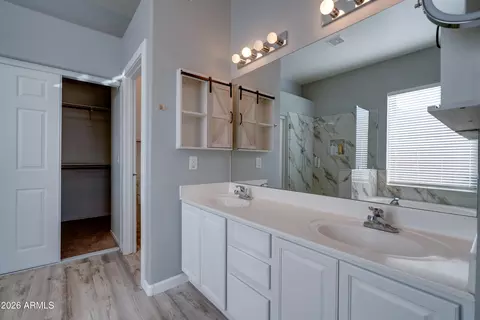 Bath - 10513 E Florian Ave, Mesa, AZ 85208 photo 3 of 10