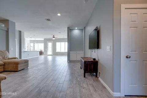 Entry Way - 10513 E Florian Ave, Mesa, AZ 85208 photo 2 of 3