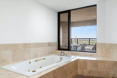 Bath - 1040 E Osborn Rd #1902, Phoenix, AZ 85014 photo 4 of 4