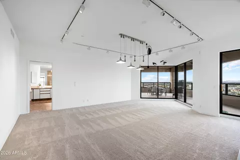 Living - 1040 E Osborn Rd #1902, Phoenix, AZ 85014 photo 5 of 6