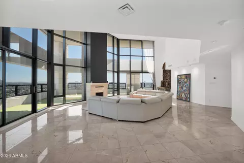 Living - 1040 E Osborn Rd #1902, Phoenix, AZ 85014 photo 3 of 6