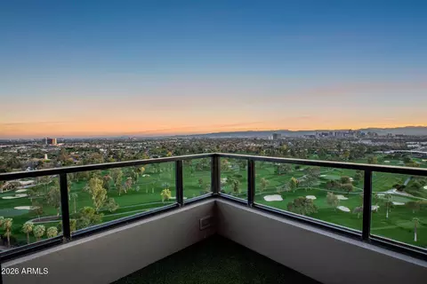View/Area - 1040 E Osborn Rd #1902, Phoenix, AZ 85014 photo 3 of 4