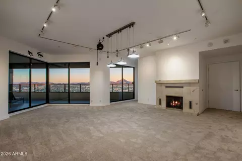 Living - 1040 E Osborn Rd #1902, Phoenix, AZ 85014 photo 4 of 6
