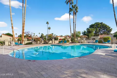 Exterior - 4 E San Miguel Ave, Phoenix, AZ 85012 photo 7 of 9