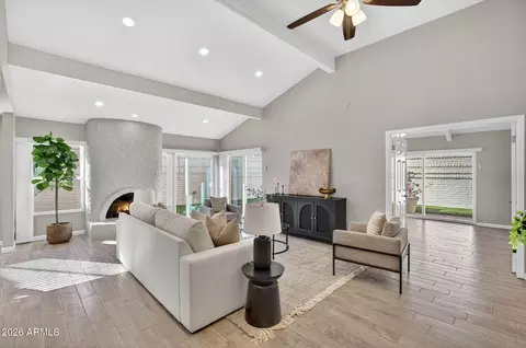Living - 4 E San Miguel Ave, Phoenix, AZ 85012 photo 1 of 1
