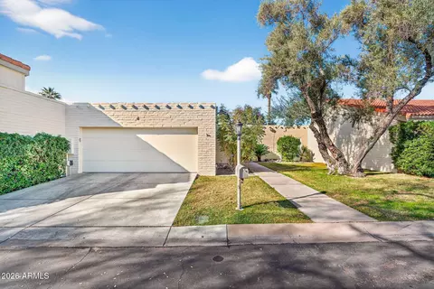 Exterior - 4 E San Miguel Ave, Phoenix, AZ 85012 photo 2 of 9
