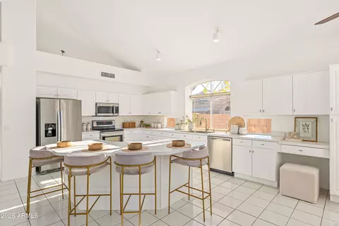 Kitchen - 1202 E Rocky Slope Dr, Phoenix, AZ 85048 photo 1 of 6