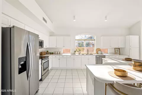 Kitchen - 1202 E Rocky Slope Dr, Phoenix, AZ 85048 photo 3 of 6