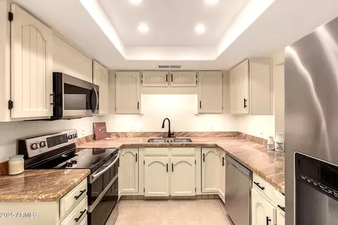 Kitchen - 7005 E Broadway Rd #36, Mesa, AZ 85208 photo 2 of 4
