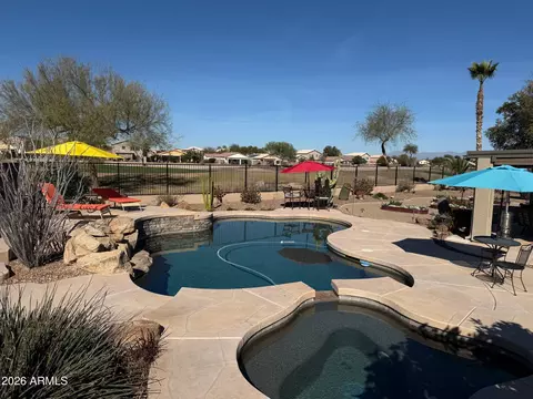 598 E Taylor Trl, San Tan Valley, AZ 85143