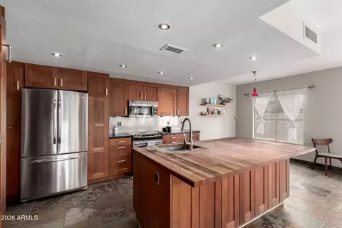 Kitchen - 3234 E Ashurst Dr, Phoenix, AZ 85048 photo 2 of 4